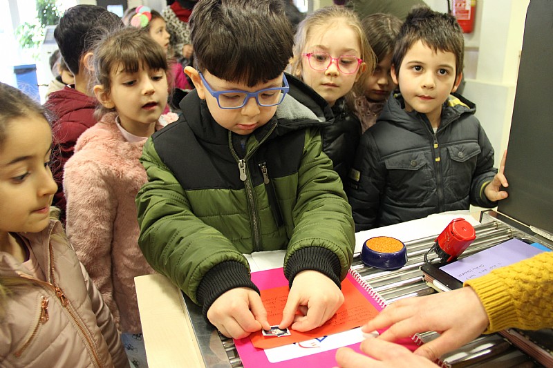 UĞURBÖCEKLERİ MEKTUP GELENEĞİNİ YAŞATIYOR